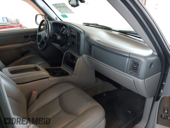 2006 Chevrolet Tahoe Z71 with VIN 1GNEK13Z06R121770, listed as a IAAI auction lot 41637045 with 115,585 mi miles. Bid and sale history available at carsss.com. Image 5.