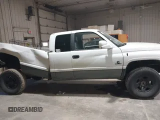 2001 Dodge 2500 with VIN 1B7KF23701J537958, listed as a IAAI auction lot 40478428 with 227,209 mi miles and . Bid and sale history available at DreamBid. Image 13.
