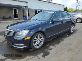 2012 Mercedes-Benz C 300 Sport z VIN WDDGF8BB3CR234181, wystawiony jako Copart lot #65124115 z przebiegiem 152 259 mil mil oraz Szkoda całkowita • Salvage title. Historia ofert i sprzedaży dostępna na DreamBid. Obrazek 1.