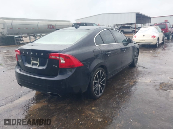 2016 Volvo S60 T5 Drive-E Premier with VIN YV126MFK5G2405660, listed as a IAAI auction lot 41716920 with 91,053 mi miles. Bid and sale history available at carsss.com. Image 4.