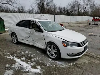 2015 Volkswagen Passat SEL Premium z VIN 1VWCV7A34FC093870, wystawiony jako Copart lot #45587835 z przebiegiem Nie podano mil oraz Szkoda całkowita • Salvage title. Historia ofert i sprzedaży dostępna na DreamBid. Obrazek 10.
