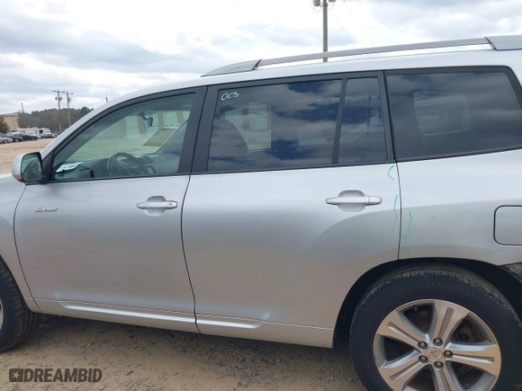 2008 Toyota Highlander Sport with VIN JTEDS43A382007009, listed as a IAAI auction lot 41843043 with 301,488 mi miles. Bid and sale history available at carsss.com. Image 14.