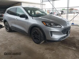 2022 Ford Escape SE z VIN 1FMCU0G62NUA25554, wystawiony jako IAAI lot #41900612 z przebiegiem 63 581 mil mil oraz . Historia ofert i sprzedaży dostępna na DreamBid. Obrazek 1.