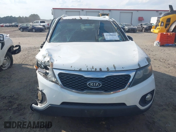 2013 Kia Sorento EX with VIN 5XYKU3A68DG333340, listed as a IAAI auction lot 41680880 with 207,570 mi miles. Bid and sale history available at carsss.com. Image 13.
