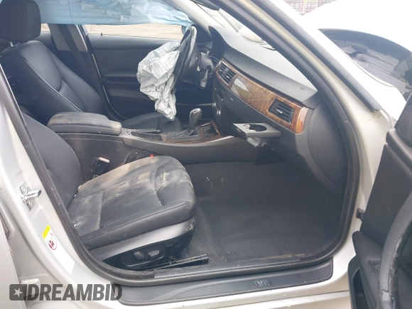 2007 BMW 3 Series 328i с VIN WBAVC535X7FZ77507, выставлен на аукционе IAAI как лот 42230370 с пробегом 167 206 миль миль и . История ставок и продаж доступна на DreamBid. Изображение 5.