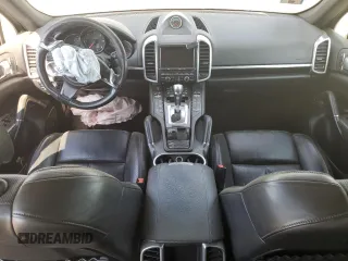 2013 Porsche Cayenne Diesel z VIN WP1AF2A21DLA22980, wystawiony jako Copart lot #56682965 z przebiegiem 265 633 mil mil oraz Szkoda całkowita • Salvage title. Historia ofert i sprzedaży dostępna na DreamBid. Obrazek 8.