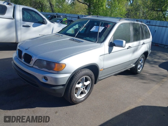 2002 BMW X5 3.0i with VIN 5UXFA53552LP28490, listed as a IAAI auction lot 42120379 with 137,272 mi miles. Bid and sale history available at carsss.com. Image 2.