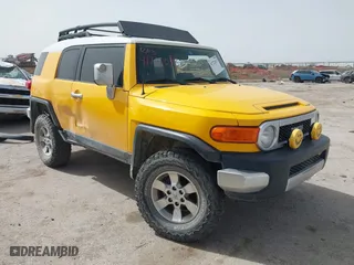 2007 Toyota FJ Cruiser with VIN JTEBU11F670079735, listed as a IAAI auction lot 41722033 with 171,088 mi miles. Bid and sale history available at carsss.com. Image 1.