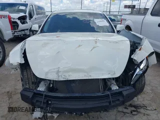 2017 Infiniti Q70 3.7 z VIN JN1BY1AP3HM741611, wystawiony jako IAAI lot #42596422 z przebiegiem 90 375 mil mil oraz . Historia ofert i sprzedaży dostępna na DreamBid. Obrazek 6.