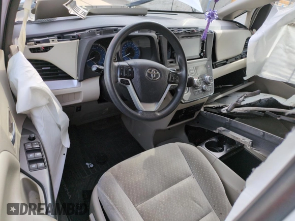 2018 Toyota Sienna LE Auto Access Seat with VIN 5TDKZ3DC8JS914225, listed as a Copart auction lot 60652575 with 66,303 mi miles and Salvage title. Bid and sale history available at DreamBid. Image 8.