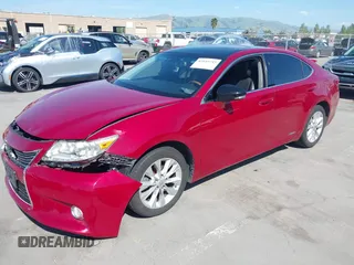 2013 Lexus ES 300h z VIN JTHBW1GGXD2010589, wystawiony jako IAAI lot #42149715 z przebiegiem 174 252 mil mil oraz . Historia ofert i sprzedaży dostępna na DreamBid. Obrazek 18.
