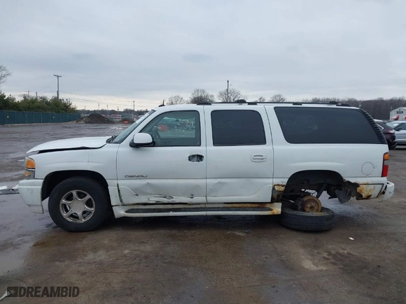 2003 GMC Yukon XL Denali with VIN 1GKFK66U93J235985, listed as a IAAI auction lot 41660832 with NaN miles. Bid and sale history available at carsss.com. Image 15.