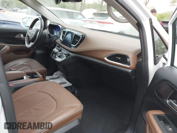2017 Chrysler Pacifica Limited with VIN 2C4RC1GG0HR598664, listed as a IAAI auction lot 42138539 with 95,934 mi miles and . Bid and sale history available at DreamBid. Image 5.