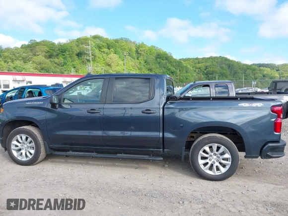 2021 Chevrolet Silverado 1500 Custom with VIN 1GCPYBEK1MZ450268, listed as a IAAI auction lot 42184650 with 30,642 mi miles and . Bid and sale history available at DreamBid. Image 14.