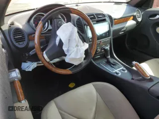 2009 Mercedes-Benz SLK 280 z VIN WDBWK54F39F190398, wystawiony jako Copart lot #54181635 z przebiegiem 93 184 mil mil oraz Szkoda całkowita • Salvage title. Historia ofert i sprzedaży dostępna na DreamBid. Obrazek 8.