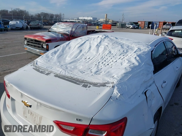 2018 Chevrolet Malibu LT with VIN 1G1ZD5ST4JF176895, listed as a IAAI auction lot 41105224 with 160,227 mi miles. Bid and sale history available at carsss.com. Image 6.