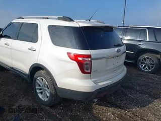 2013 Ford Explorer XLT with VIN 1FM5K7D97DGC88108, listed as a IAAI auction lot 42180147 with 156,905 mi miles and . Bid and sale history available at carsss.com. Image 3.