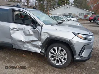 2024 Toyota RAV4 XLE Premium with VIN 2T3A1RFV4RC476514, listed as a IAAI auction lot 40829477 with 2,482 mi miles. Bid and sale history available at carsss.com. Image 6.