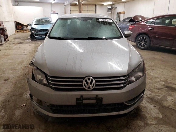 2012 Volkswagen Passat S w/Appearance with VIN 1VWAH7A38CC038574, listed as a Copart auction lot 44232305 with 157,886 mi miles and Salvage Title. Bid and sale history available at carsss.com. Image 5.