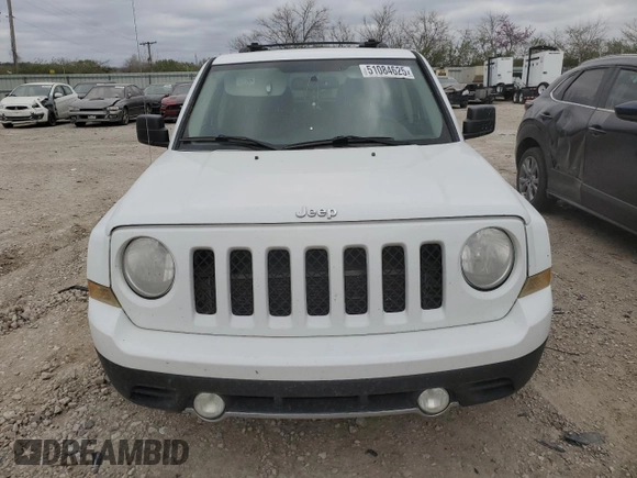 2014 Jeep Patriot Latitude with VIN 1C4NJPFAXED625758, listed as a Copart auction lot 51084625 with 186,517 mi miles and Salvage Title. Bid and sale history available at carsss.com. Image 5.