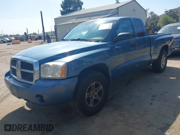2005 Dodge Dakota SLT with VIN 1D7HE42N85S194847, listed as a IAAI auction lot 41880048 with 289,575 mi miles and . Bid and sale history available at DreamBid. Image 2.