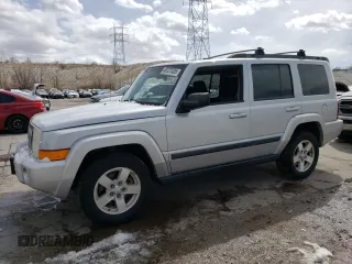 2008 Jeep Commander Sport with VIN 1J8HG48K78C187655, listed as a Copart auction lot 49727425 with 244,329 mi miles and Salvage Title. Bid and sale history available at carsss.com. Image 1.