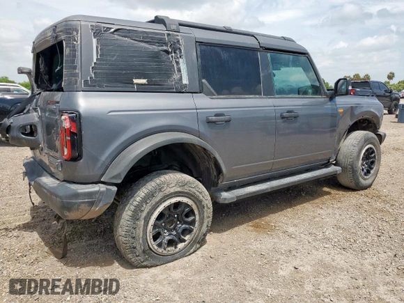 2023 Ford Bronco z VIN 1FMEE5DH1PLB80999, wystawiony jako Copart lot #64993015 z przebiegiem 36 436 mil mil oraz Szkoda całkowita • Salvage title. Historia ofert i sprzedaży dostępna na DreamBid. Obrazek 3.