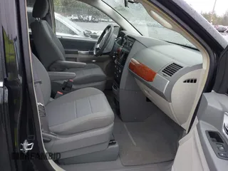2008 Chrysler Town & Country Touring with VIN 2A8HR54P58R782612, listed as a IAAI auction lot 42184990 with 160,777 mi miles and . Bid and sale history available at carsss.com. Image 5.