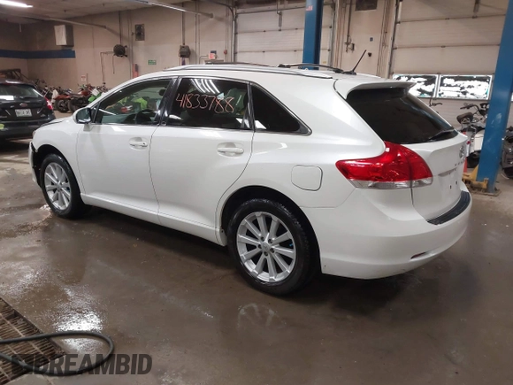 2010 Toyota Venza with VIN 4T3ZA3BB2AU021658, listed as a IAAI auction lot 41833788 with 180,832 mi miles. Bid and sale history available at carsss.com. Image 3.