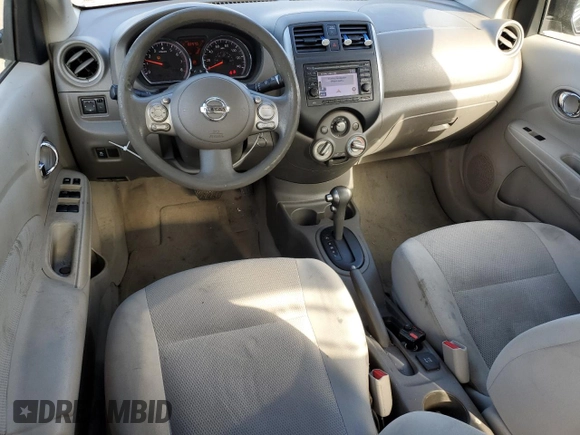 2012 Nissan Versa SV z VIN 3N1CN7APXCL939881, wystawiony jako Copart lot #58373915 z przebiegiem 82 970 mil mil oraz Szkoda całkowita • Salvage title. Historia ofert i sprzedaży dostępna na DreamBid. Obrazek 8.