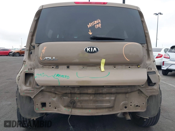 2014 Kia Soul with VIN KNDJN2A22E7092910, listed as a IAAI auction lot 42105254 with 81,246 mi miles. Bid and sale history available at carsss.com. Image 6.
