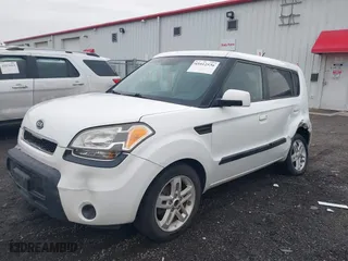 2010 Kia Soul + with VIN KNDJT2A29A7140838, listed as a IAAI auction lot 41012536 with 146,559 mi miles. Bid and sale history available at carsss.com. Image 17.