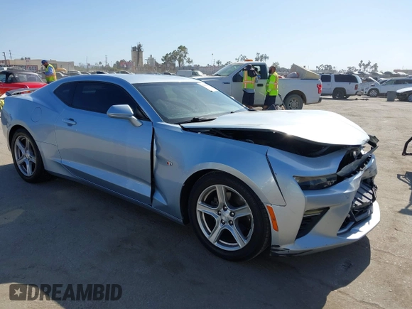 2017 Chevrolet Camaro 1LT z VIN 1G1FB1RS0H0146367, wystawiony jako IAAI lot #42343908 z przebiegiem 82 747 mil mil oraz . Historia ofert i sprzedaży dostępna na DreamBid. Obrazek 1.