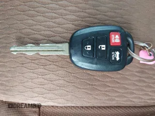 2014 Toyota Corolla LE Eco z VIN 5YFBPRHE2EP071495, wystawiony jako IAAI lot #42107078 z przebiegiem 156 126 mil mil oraz . Historia ofert i sprzedaży dostępna na DreamBid. Obrazek 11.