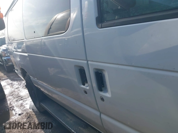 2006 Ford Econoline Passenger XL with VIN 1FBSS31L96DA24039, listed as a IAAI auction lot 41545632 with 252,038 mi miles and . Bid and sale history available at DreamBid. Image 6.