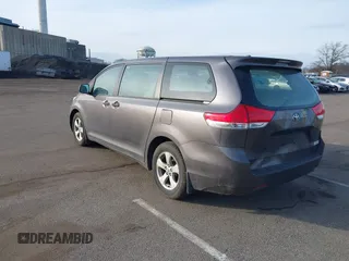2012 Toyota Sienna with VIN 5TDZK3DCXCS258843, listed as a IAAI auction lot 41700446 with 207,384 mi miles. Bid and sale history available at carsss.com. Image 3.