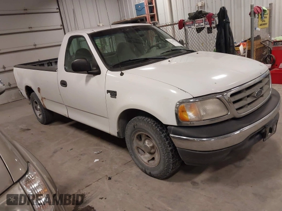 2000 Ford F-150 XL with VIN 1FTRF17W8YKB33949, listed as a IAAI auction lot 41519978 with 228,931 mi miles. Bid and sale history available at carsss.com. Image 1.