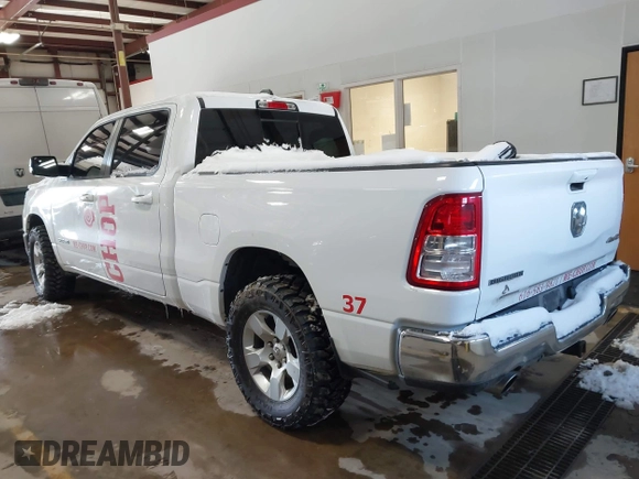2022 Ram 1500 Big Horn z VIN 1C6SRFMT7NN367274, wystawiony jako IAAI lot #41624816 z przebiegiem 96 996 mil mil oraz . Historia ofert i sprzedaży dostępna na DreamBid. Obrazek 3.