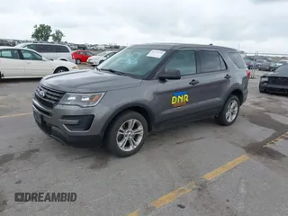2017 Ford Police Interceptor Utility z VIN 1FM5K8ARXHGD26446, wystawiony jako IAAI lot #42779736 z przebiegiem 133 865 mil mil oraz . Historia ofert i sprzedaży dostępna na DreamBid. Obrazek 18.