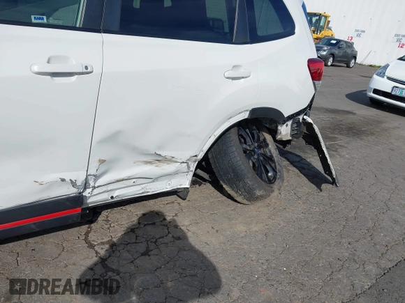 2019 Subaru Forester Sport with VIN JF2SKAPC6KH424538, listed as a IAAI auction lot 41861837 with 109,734 mi miles. Bid and sale history available at carsss.com. Image 6.