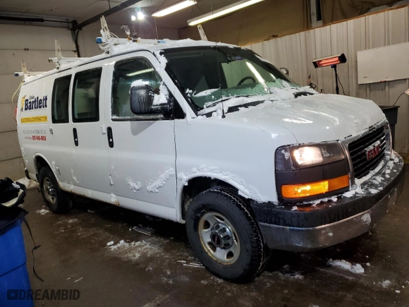 2013 GMC Savana Cargo Van with VIN 1GTW7FCA9D1143400, listed as a Copart auction lot 44860895 with 214,827 mi miles and Clean Title. Bid and sale history available at carsss.com. Image 4.