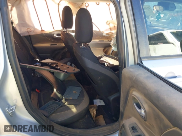 2017 Jeep Renegade Latitude with VIN ZACCJABB0HPG46904, listed as a IAAI auction lot 41844524 with Not Provided miles. Bid and sale history available at carsss.com. Image 8.