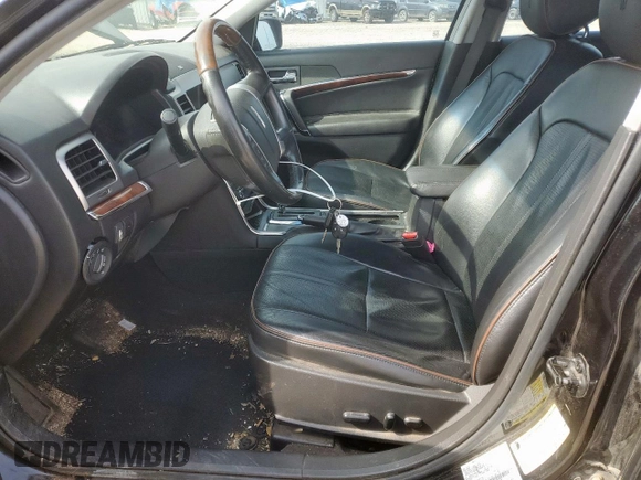 2011 Lincoln MKZ Hybrid z VIN 3LNDL2L34BR774759, wystawiony jako Copart lot #56934455 z przebiegiem 80 424 mil mil oraz Szkoda całkowita • Salvage title. Historia ofert i sprzedaży dostępna na DreamBid. Obrazek 7.