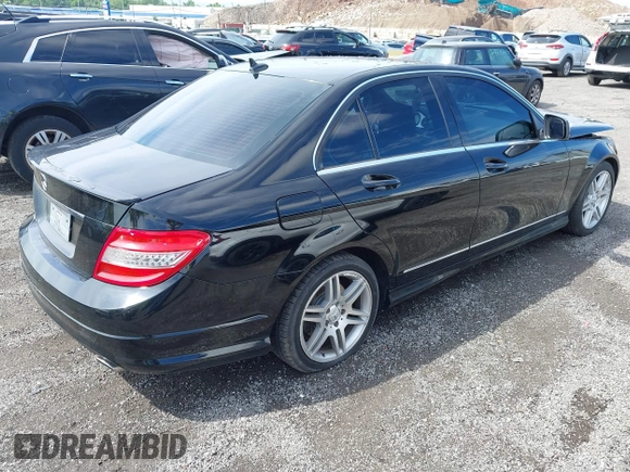 2008 Mercedes-Benz C 350 Sport z VIN WDDGF56X58F179519, wystawiony jako IAAI lot #39839375 z przebiegiem 160 482 mil mil oraz . Historia ofert i sprzedaży dostępna na DreamBid. Obrazek 4.