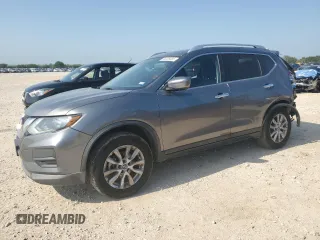 2017 Nissan Rogue SV z VIN KNMAT2MV5HP564579, wystawiony jako Copart lot #56025665 z przebiegiem 171 761 mil mil oraz Szkoda całkowita • Salvage title. Historia ofert i sprzedaży dostępna na DreamBid. Obrazek 1.
