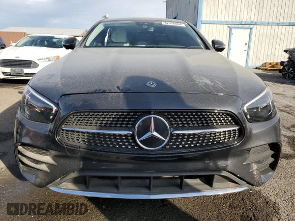 2021 Mercedes-Benz E-Class E 350 with VIN W1KZF8DBXMA907330, listed as a Copart auction lot 82926994 with 46,808 mi miles and Salvage Title. Bid and sale history available at carsss.com. Image 5.