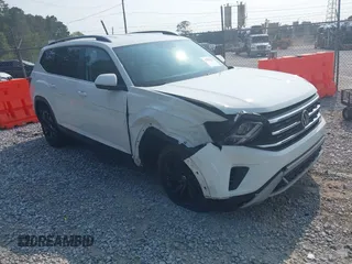 2023 Volkswagen Atlas SE z VIN 1V2WR2CA6PC547040, wystawiony jako IAAI lot #42400535 z przebiegiem 25 300 mil mil oraz . Historia ofert i sprzedaży dostępna na DreamBid. Obrazek 1.