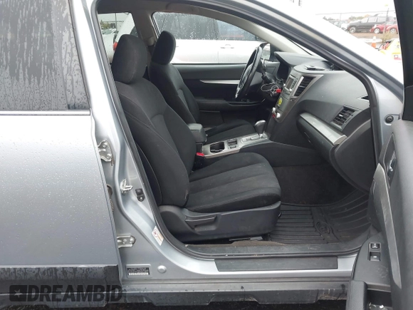 2014 Subaru Outback Premium with VIN 4S4BRBCC9E3303716, listed as a IAAI auction lot 40898764 with 191,324 mi miles and . Bid and sale history available at DreamBid. Image 5.