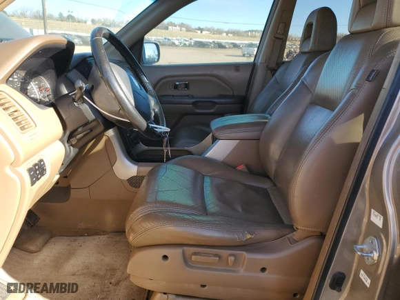 2005 Honda Pilot EX-L with NAVI with VIN 2HKYF18785H558200, listed as a Copart auction lot 86393924 with 235,140 mi miles and Salvage Title. Bid and sale history available at carsss.com. Image 7.