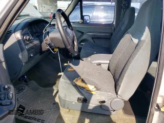1993 Ford F-150 z VIN 1FTEX15N4PKA51088, wystawiony jako Copart lot #59482355 z przebiegiem 266 050 mil mil oraz Czysty tytuł • Clean title. Historia ofert i sprzedaży dostępna na DreamBid. Obrazek 7.